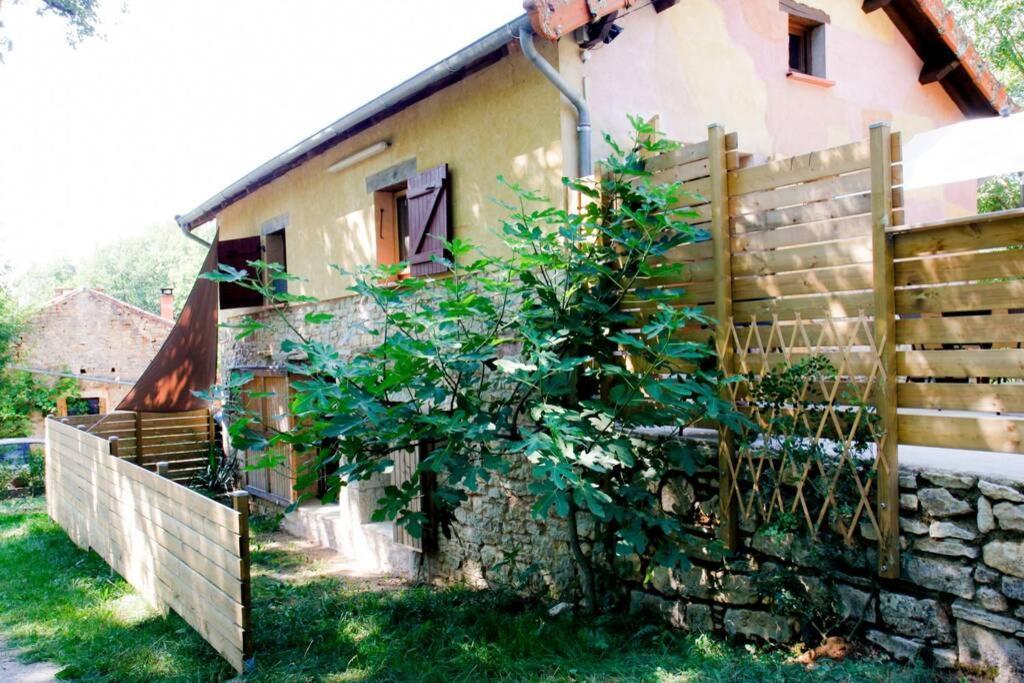 Willa La Taniere Des Druides Luzech Zewnętrze zdjęcie